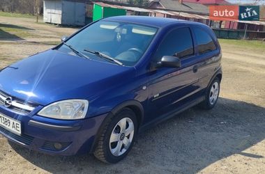Хэтчбек Opel Corsa 2005 в Монастыриске