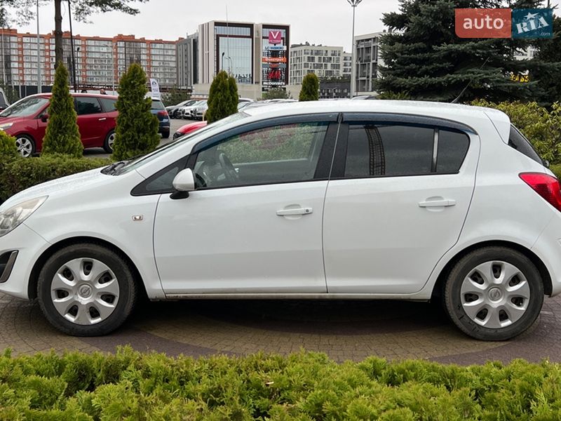 Хетчбек Opel Corsa 2011 в Львові