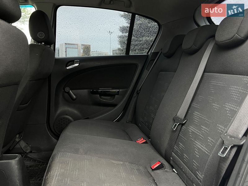 Хетчбек Opel Corsa 2011 в Львові