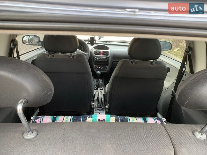 Хэтчбек Opel Corsa 2004 в Сокале фото 4 Хэтчбек Opel Corsa 2004 в Сокале