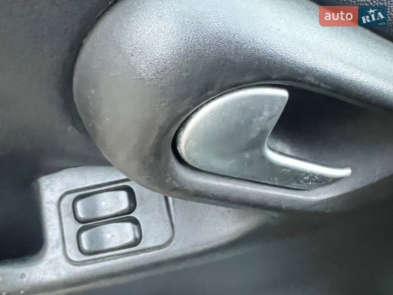 Хэтчбек Opel Corsa 2003 в Дрогобыче