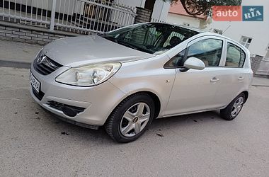 Хэтчбек Opel Corsa 2009 в Жовкве