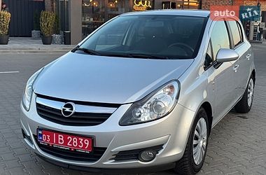 Хэтчбек Opel Corsa 2010 в Луцке