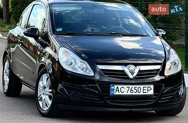 Хэтчбек Opel Corsa 2006 в Ровно