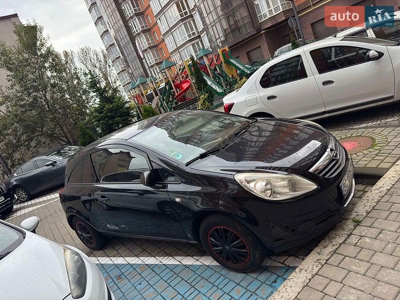 Хэтчбек Opel Corsa 2009 в Львове