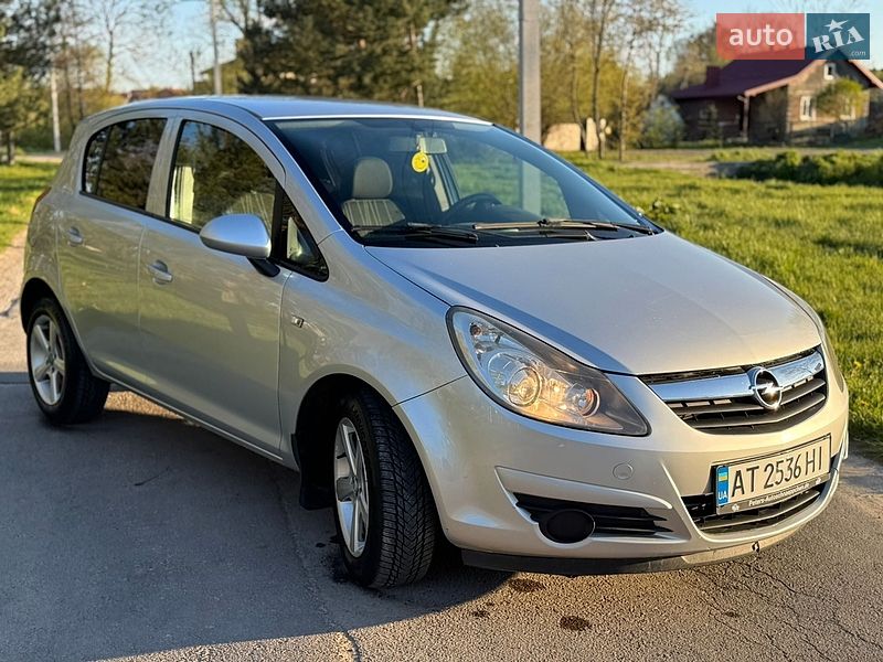 Хэтчбек Opel Corsa 2008 в Львове