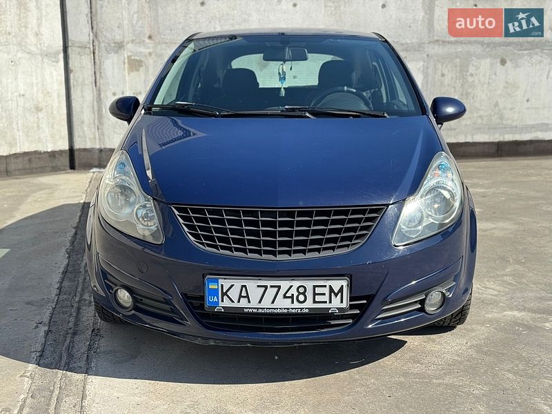 Хэтчбек Opel Corsa 2009 в Киеве
