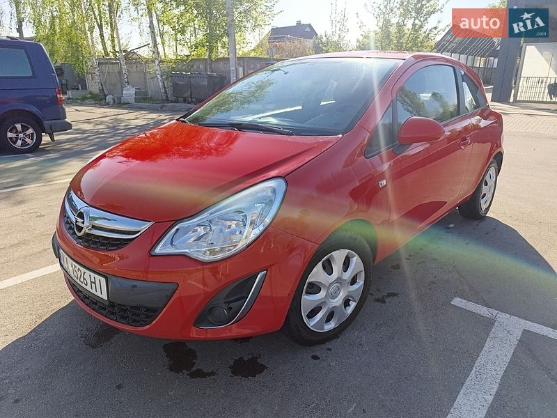 Хэтчбек Opel Corsa 2011 в Киеве