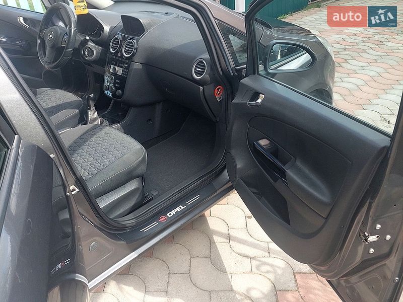 Хэтчбек Opel Corsa 2010 в Тернополе