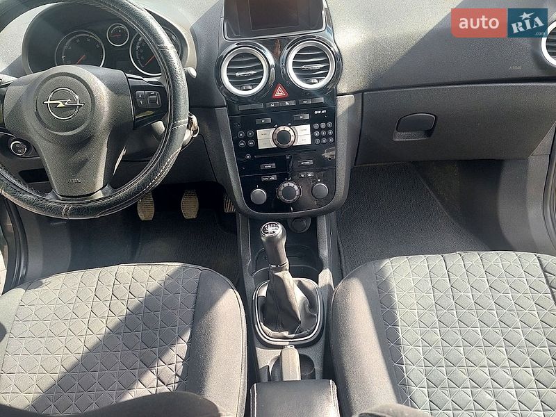Хэтчбек Opel Corsa 2010 в Тернополе