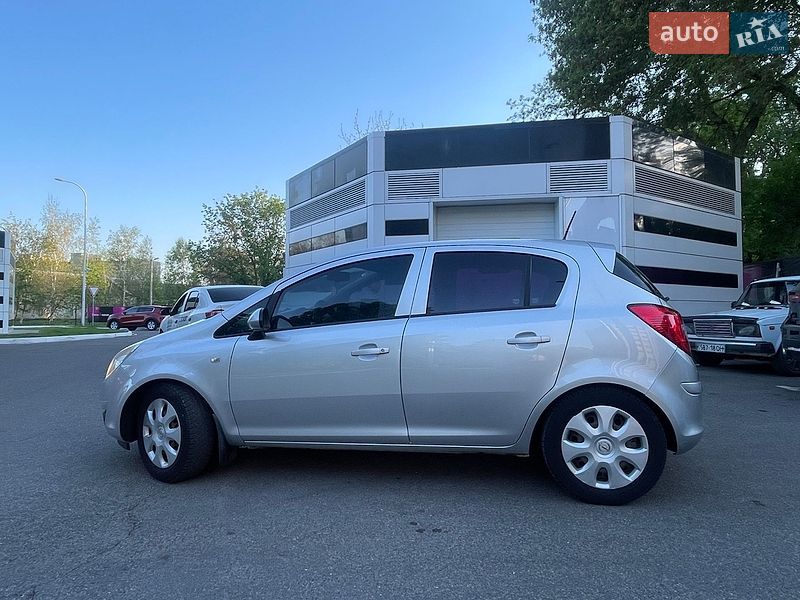 Хэтчбек Opel Corsa 2009 в Черкассах