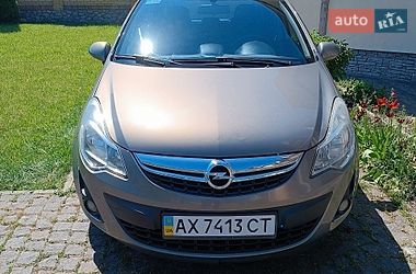Хетчбек Opel Corsa 2012 в Краснограді