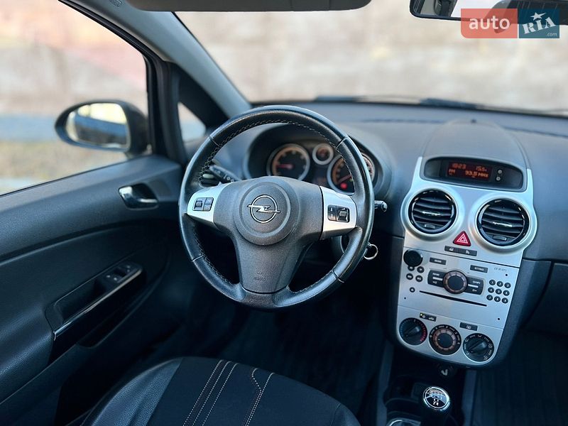 Хэтчбек Opel Corsa 2012 в Николаеве