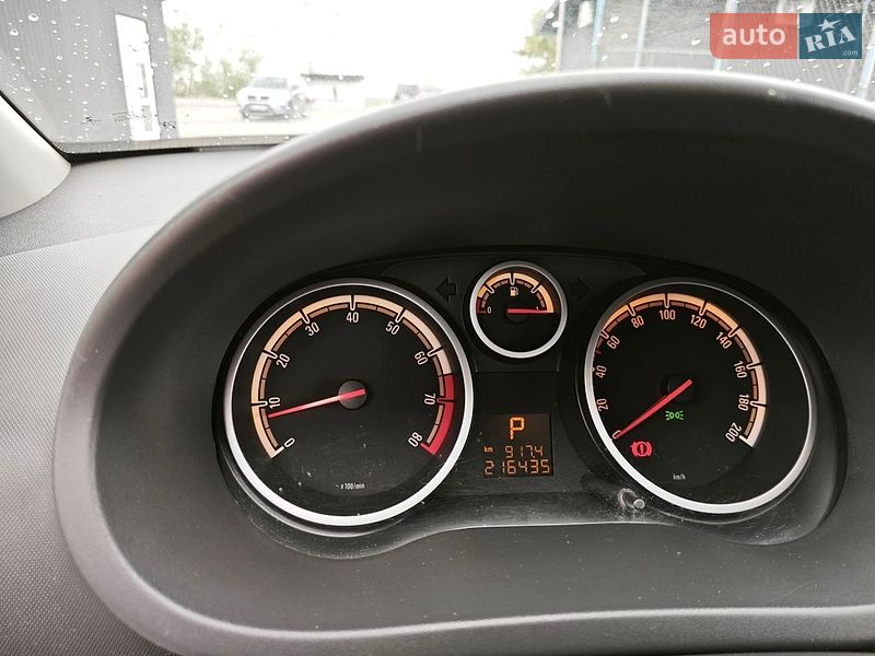 Хэтчбек Opel Corsa 2010 в Ременове