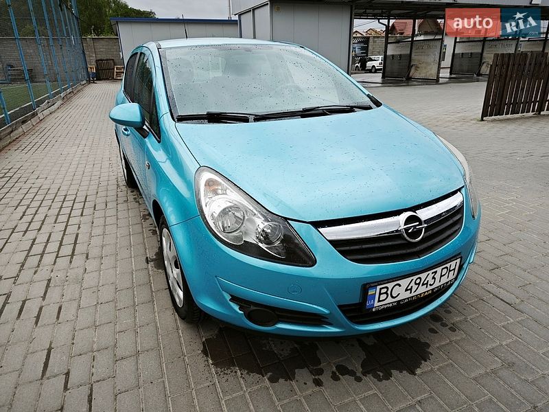Хэтчбек Opel Corsa 2010 в Ременове