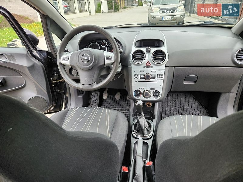 Хэтчбек Opel Corsa 2008 в Ровно
