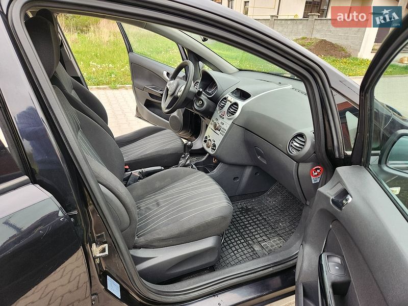 Хэтчбек Opel Corsa 2008 в Ровно