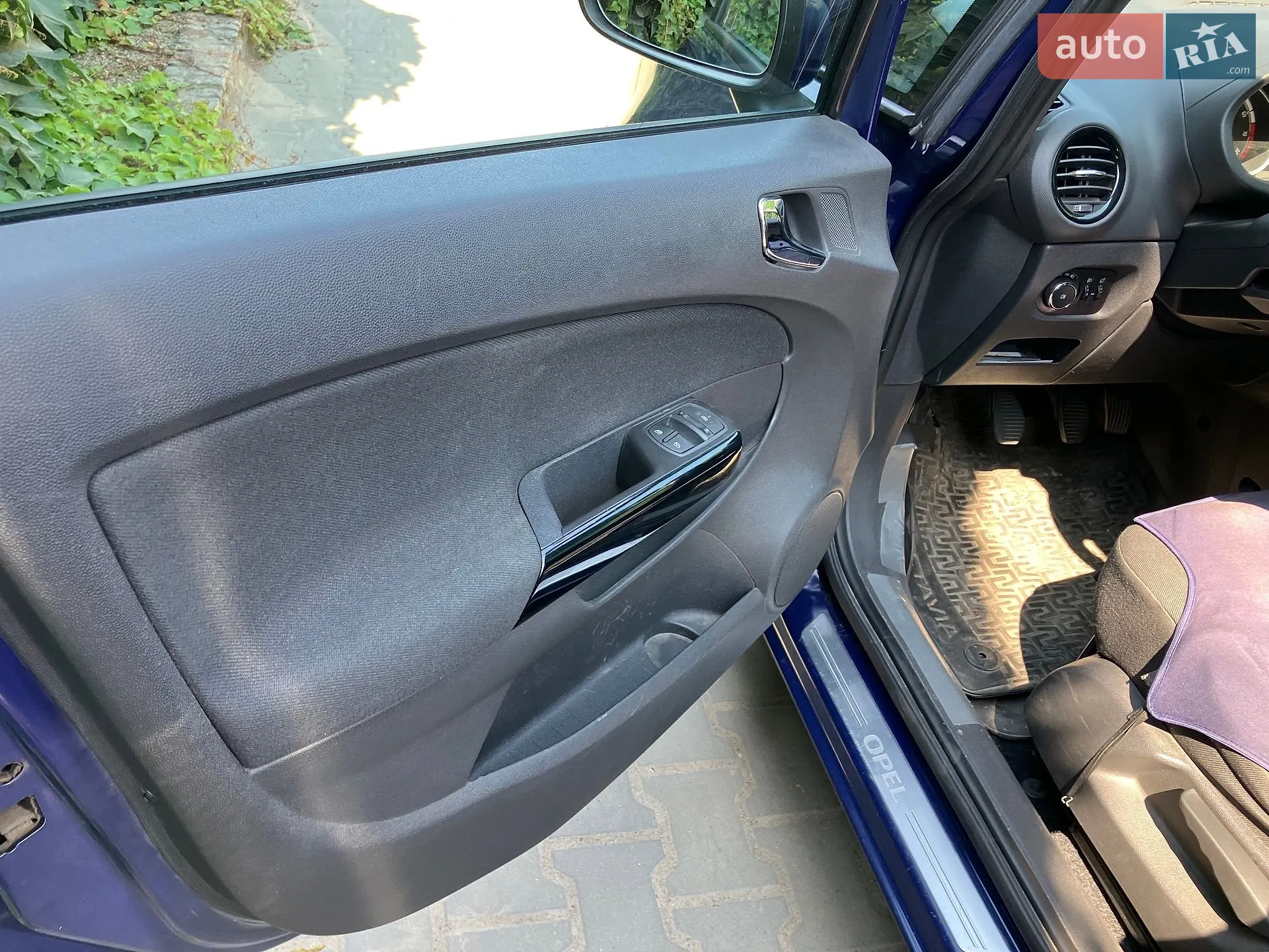 2010 Opel Corsa - мініатюра 2