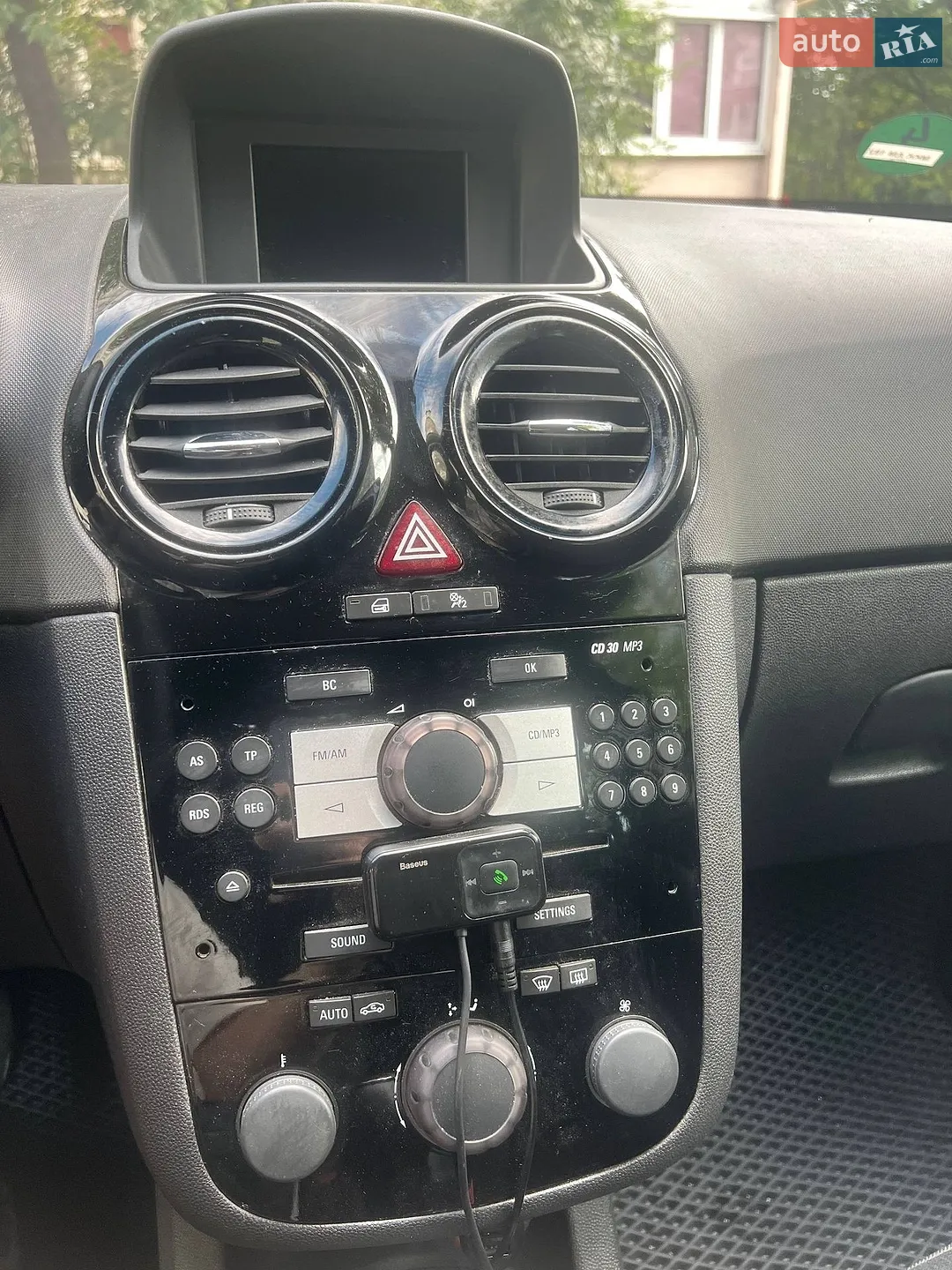 2010 Opel Corsa - мініатюра 8