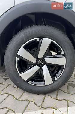Позашляховик / Кросовер Opel Crossland 2023 в 