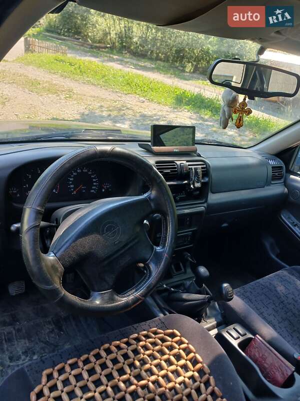 Opel Frontera 2000