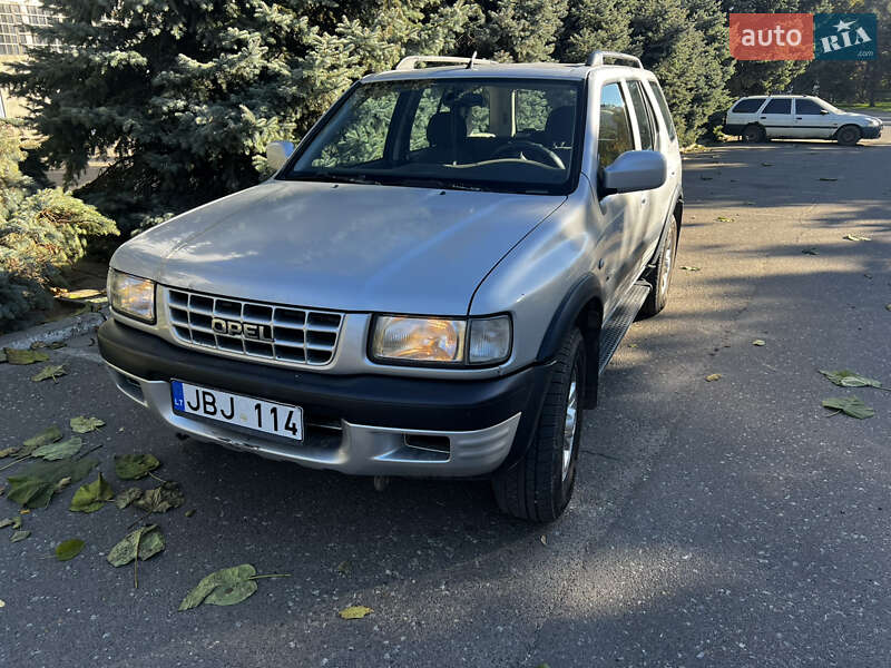 Opel Frontera 2004