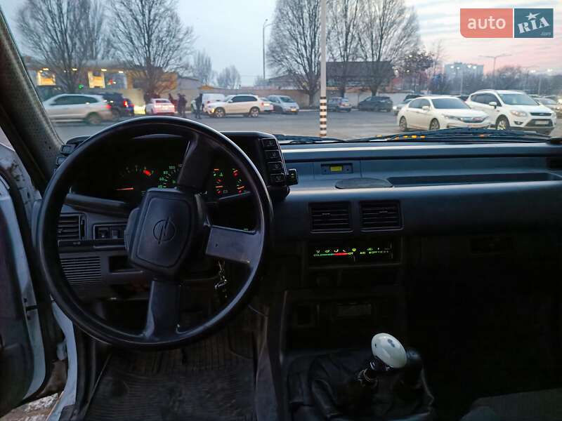 Внедорожник / Кроссовер Opel Frontera 1992 в Днепре фото 12 Внедорожник / Кроссовер Opel Frontera 1992 в Днепре