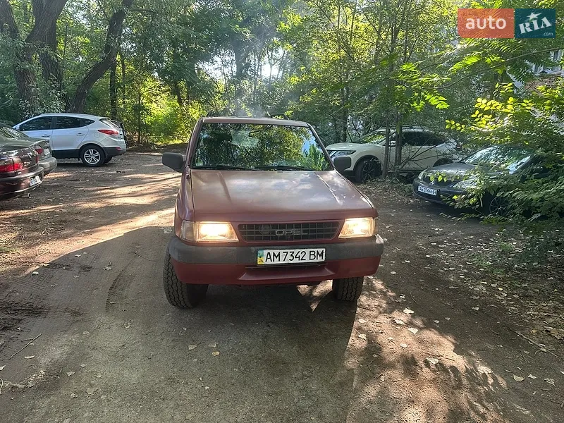 Opel Frontera 1992