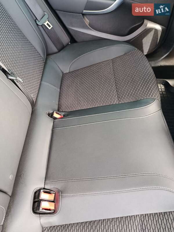 Универсал Opel Insignia Country Tourer 2015 в Голобах