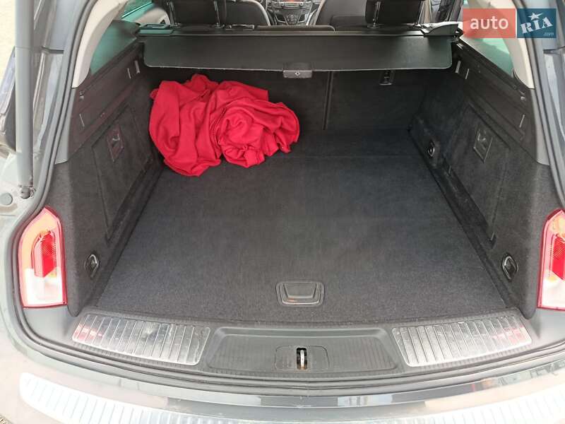 Универсал Opel Insignia Country Tourer 2015 в Голобах