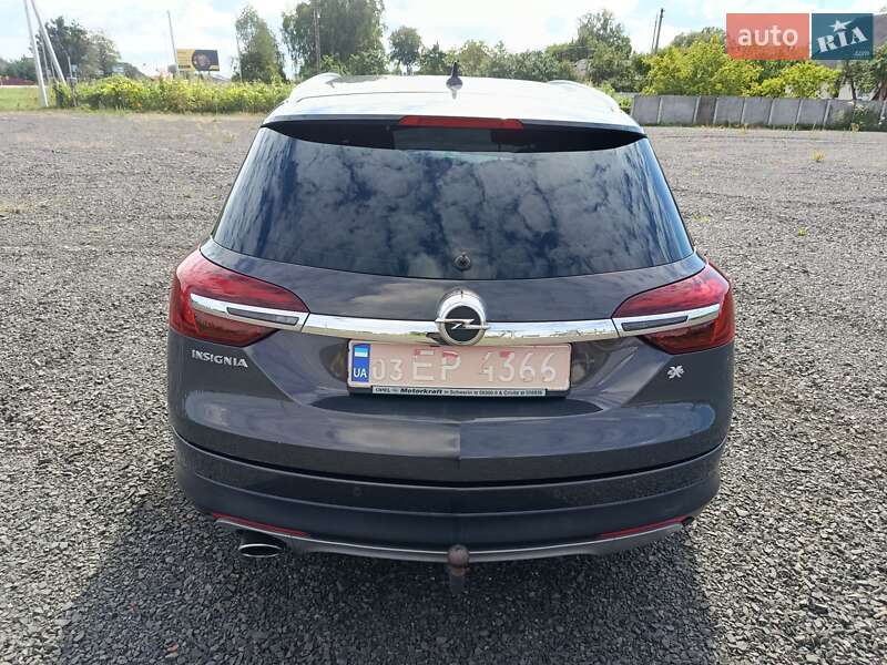 Универсал Opel Insignia Country Tourer 2015 в Голобах