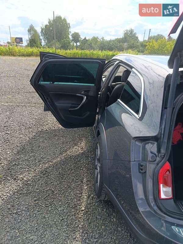 Универсал Opel Insignia Country Tourer 2015 в Голобах