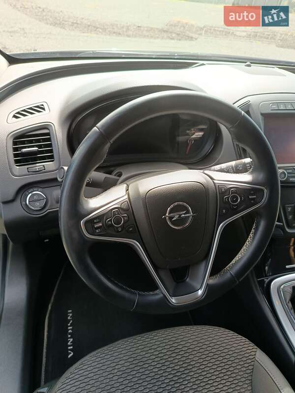 Универсал Opel Insignia Country Tourer 2015 в Голобах