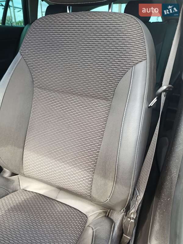 Универсал Opel Insignia Country Tourer 2015 в Голобах