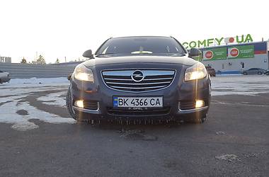 Универсал Opel Insignia 2011 в Ровно