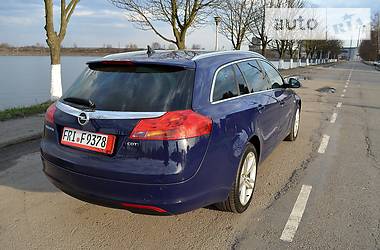 Универсал Opel Insignia 2011 в Бурштыне