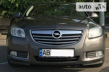 Седан Opel Insignia 2011 в Виннице