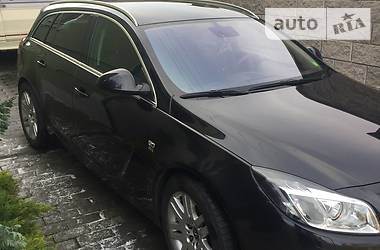 Универсал Opel Insignia 2010 в Ровно