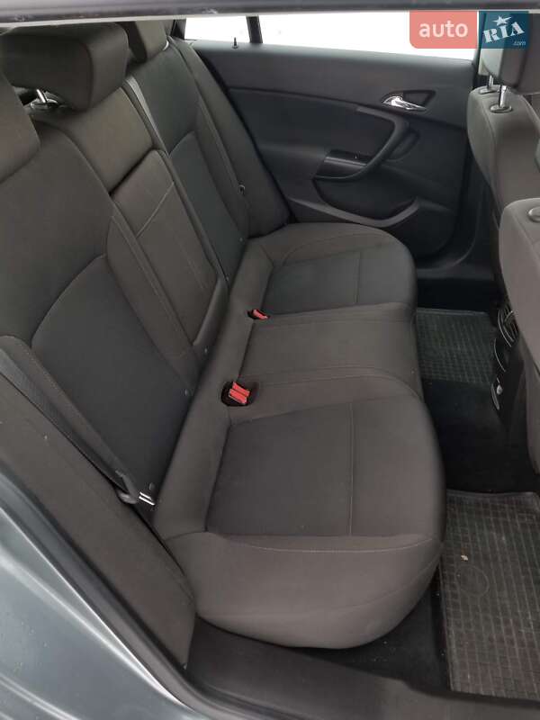 Универсал Opel Insignia 2010 в Калуше