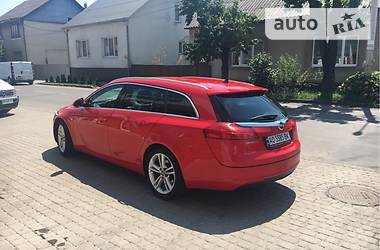 Универсал Opel Insignia 2011 в Хусте