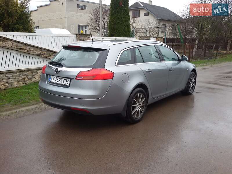 Универсал Opel Insignia 2010 в Калуше