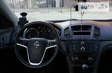 Седан Opel Insignia 2010 в 