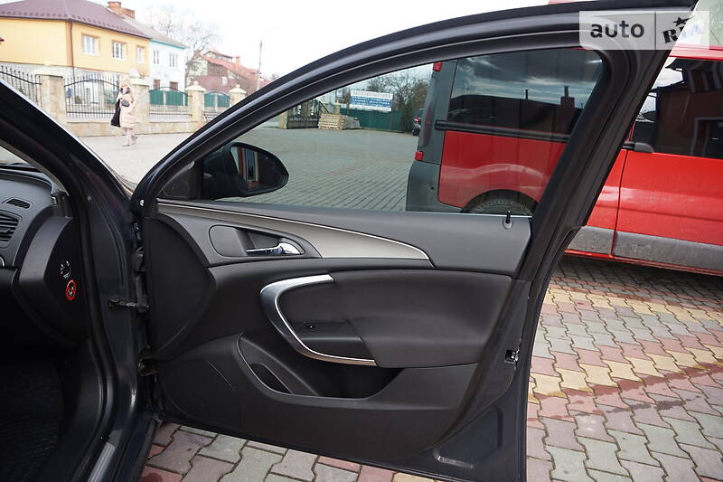 Універсал Opel Insignia 2013 в Самборі