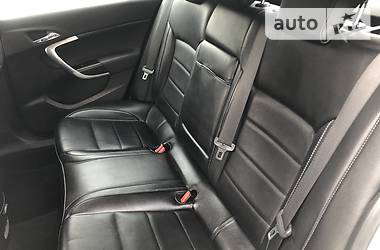 Седан Opel Insignia 2010 в 