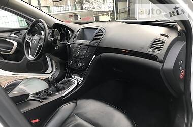 Седан Opel Insignia 2010 в 