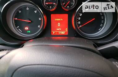 Универсал Opel Insignia 2010 в 