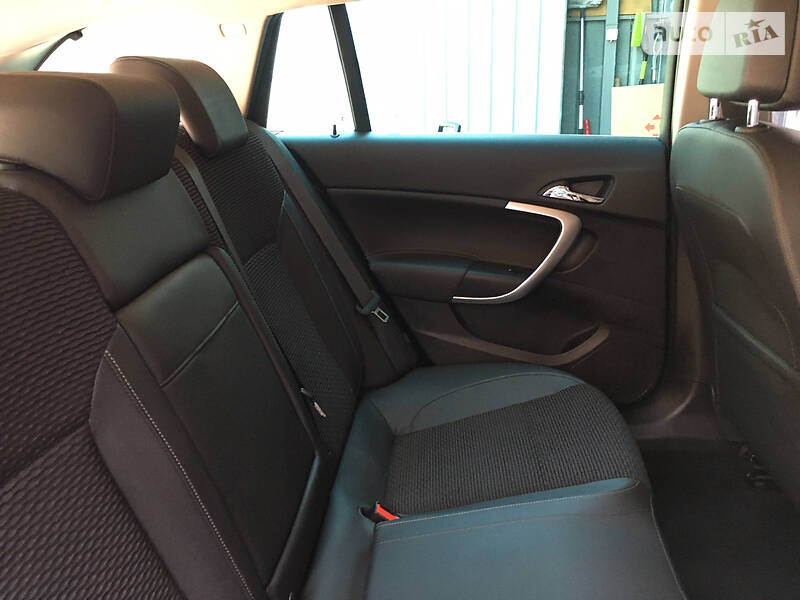 Універсал Opel Insignia 2014 в Херсоні