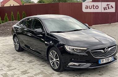 Седан Opel Insignia 2017 в 