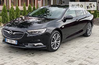 Седан Opel Insignia 2017 в 