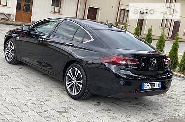Седан Opel Insignia 2017 в 